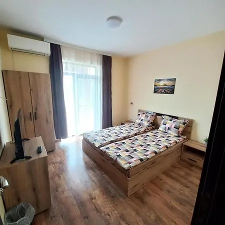 сияние Casa de hóspedes Shabla